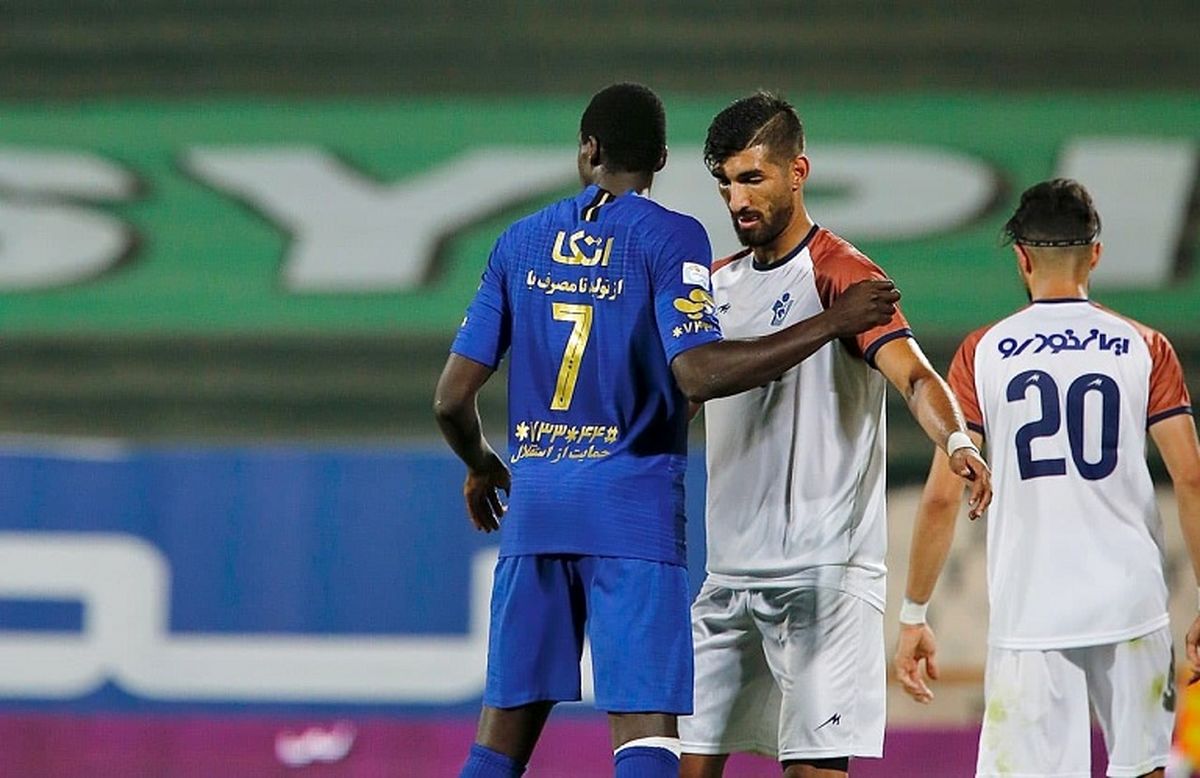 استقلال و پرسپولیس با این دو جای خالی چه میکنند؟