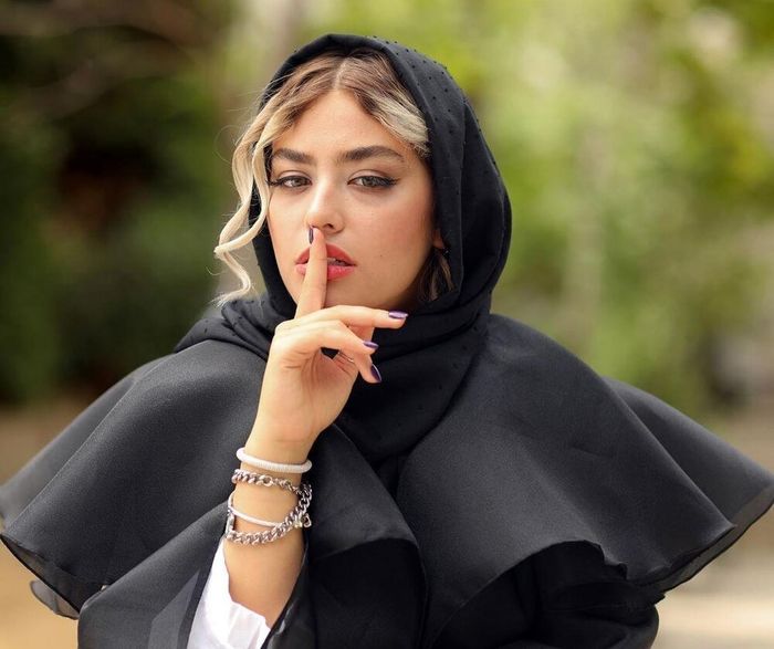 ریحانه پارسا سه تصویر سوال برانگیز از خودش منتشر کرد|عکس