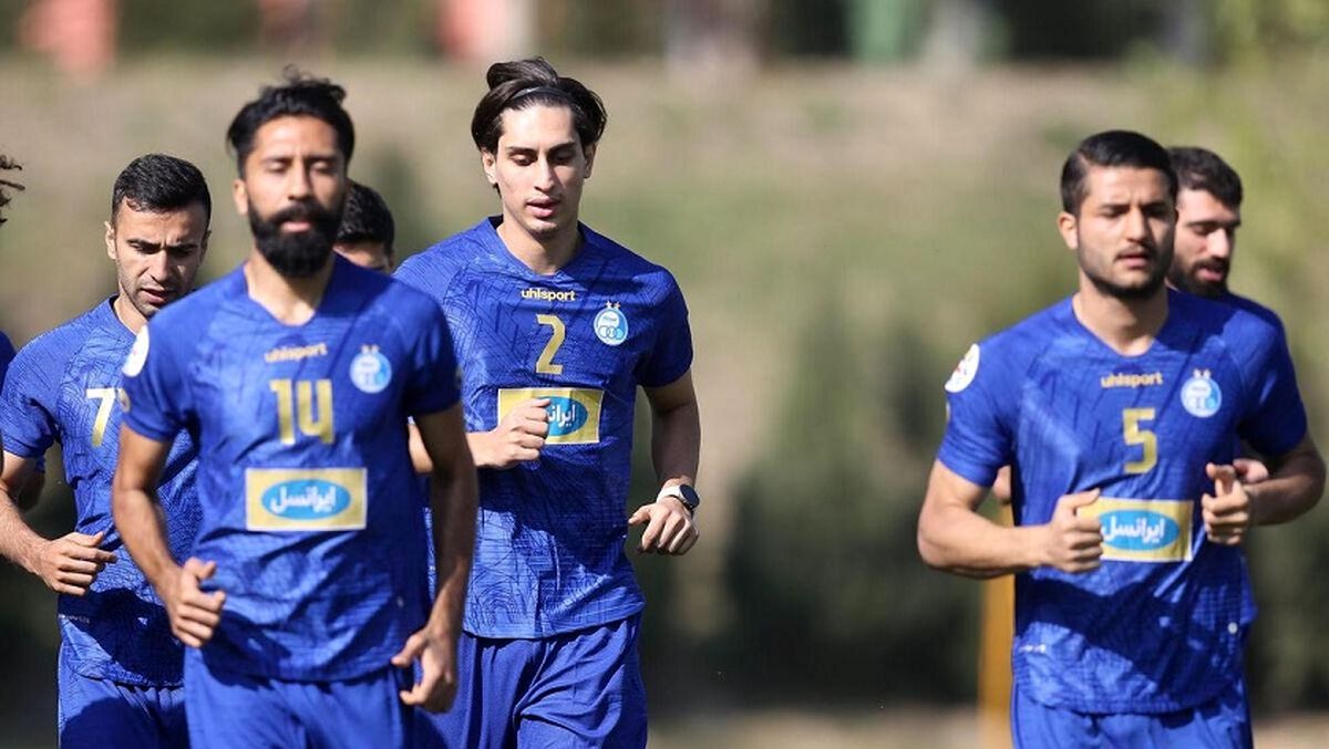 ستاره پیشین پرسپولیس فاش کرد: محمد نادری در استقلال رایگان بازی می کند؟