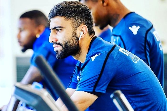 مهاجم استقلالی در اروپا همبازی گلر پرسپولیس میشود؟