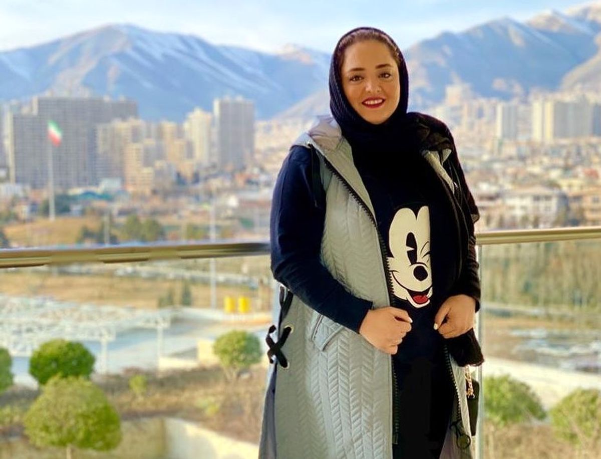عکس جنجالی نرگس محمدی در کنار یک پسر بچه