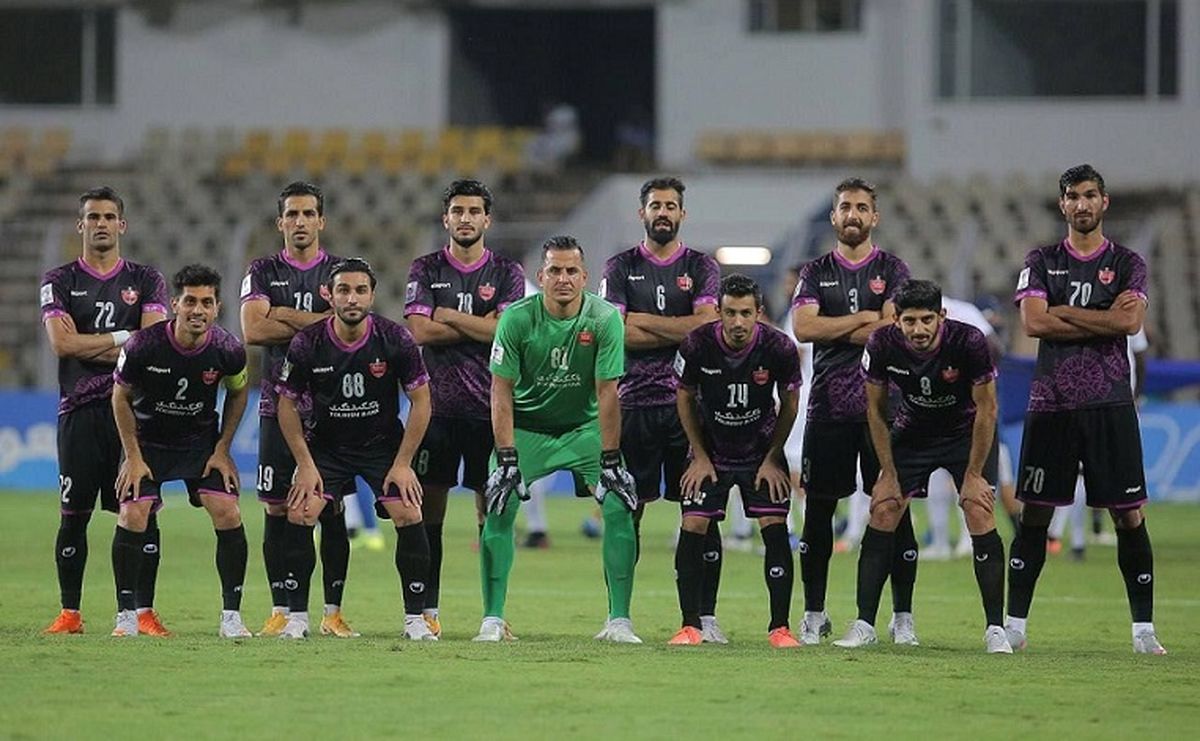 اتفاق عجیب در کاروان سرخ ها/ یک تماس تلفنی بازیکن پرسپولیس را منقلب کرد