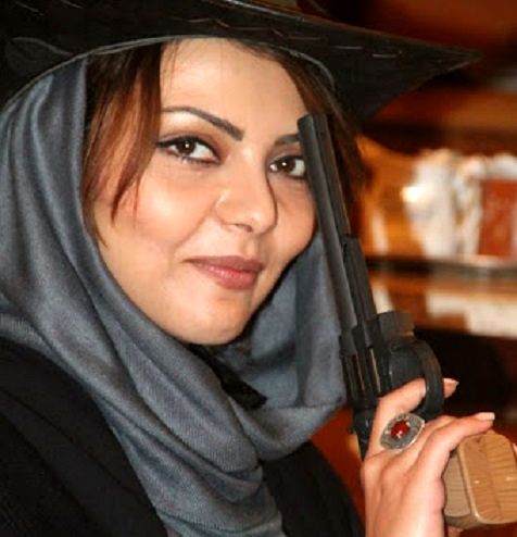 کشف حجاب خانم بازیگر ایرانی در فرانسه!+ عکس بی حجاب