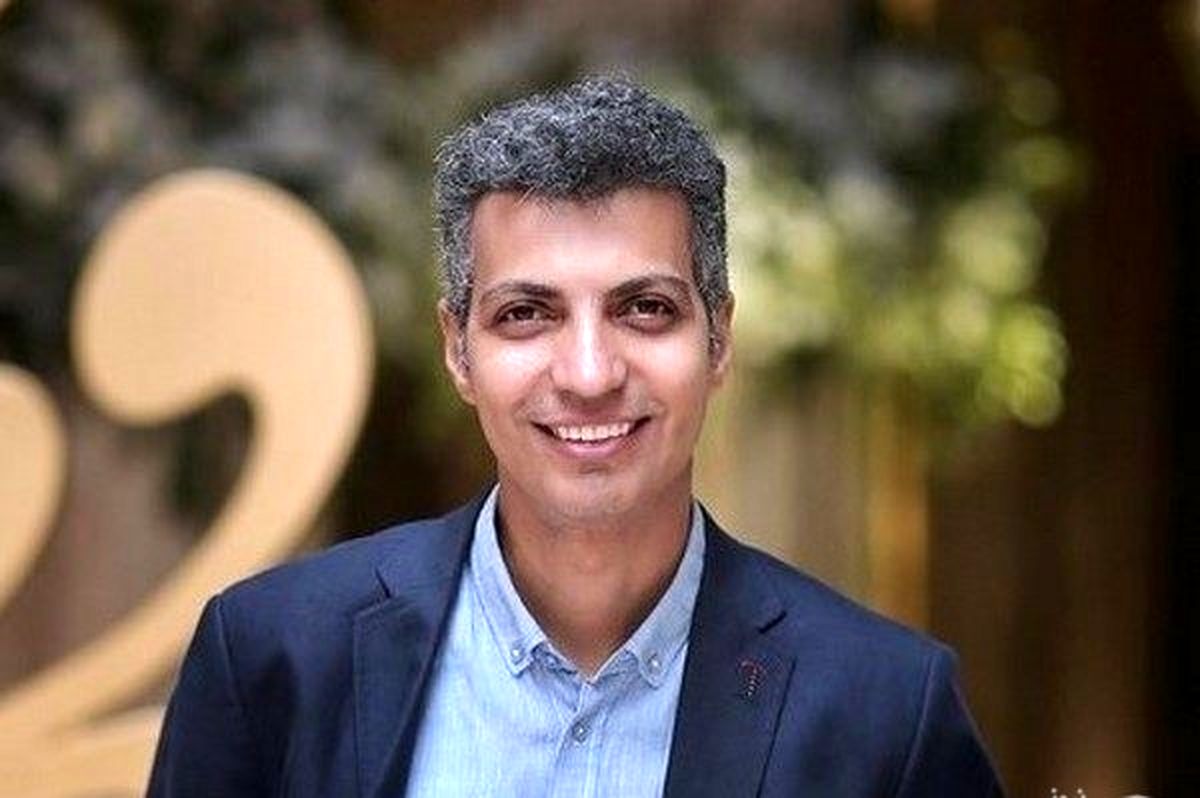 عکس دیده نشده از عادل فردوسیپور در جمع هواداران پرسپولیس!