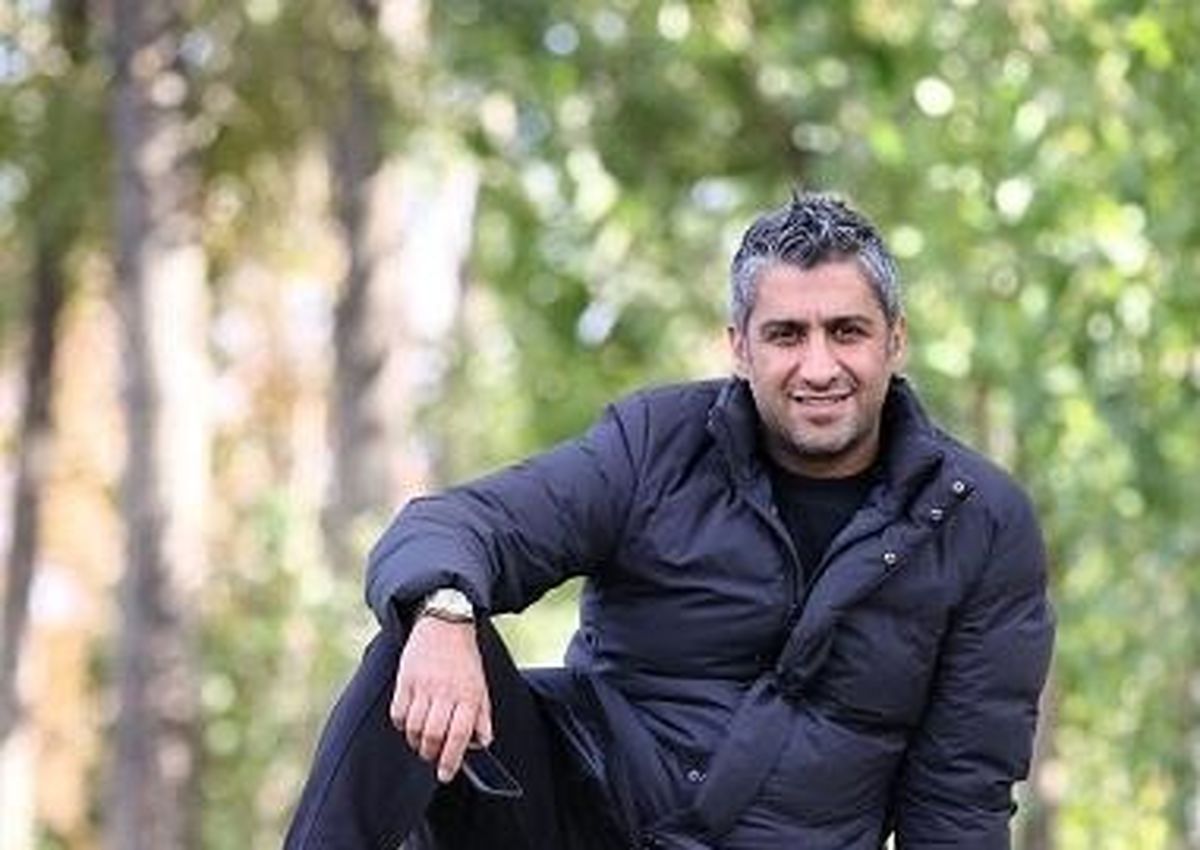 چه کسی به کمک سرپرست استقلال گفت برو روی خط؟