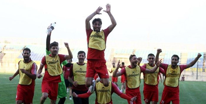 تاریخ اهدای جام قهرمانی به پرسپولیس